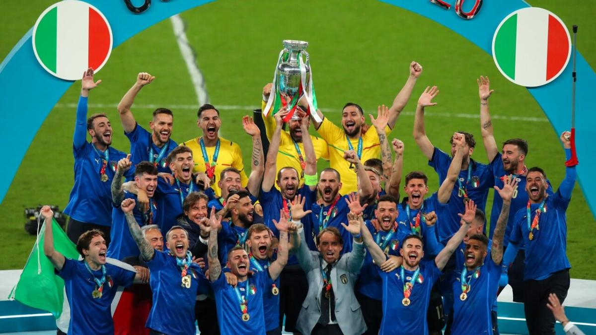 Italy lift the trophy after final victory at EURO 2020